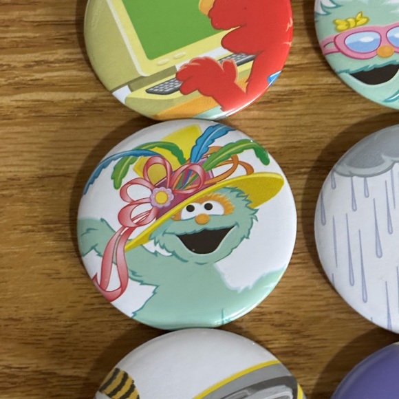 NEW Sesame Street Character Button Set - Picture 8 of 13